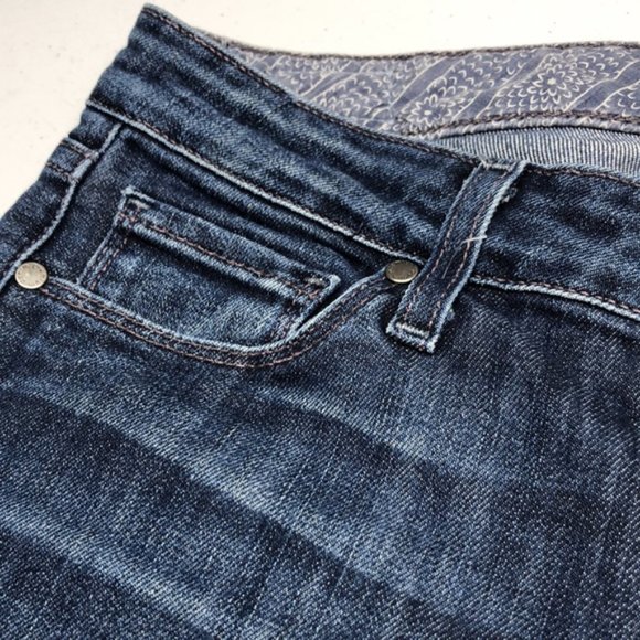 Women's Blue Jeans - Picture 15 of 16